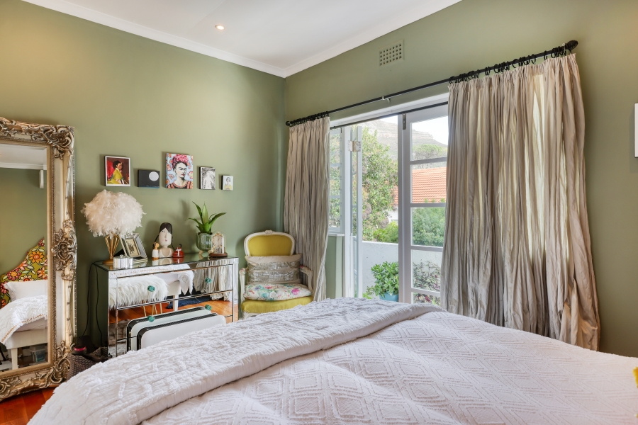 2 Bedroom Property for Sale in Vredehoek Western Cape